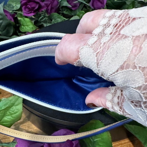 Coach Leather Ombre Wristlet EUC - Picture 7 of 9